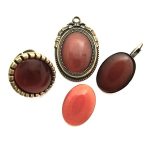 https://www.deida.ro/5149-35571-thickbox/cabochon-sticla-cat-eye-rosu-mahon-2518mm.jpg