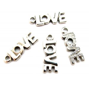 https://www.deida.ro/7563-10680-thickbox/cp456-charm-love-argintiu-antic-228mm.jpg