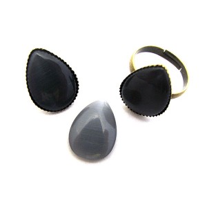 https://www.deida.ro/8424-11885-thickbox/cabochon-sticla-cat-eye-lacrima-gri-sobolan-1813mm.jpg